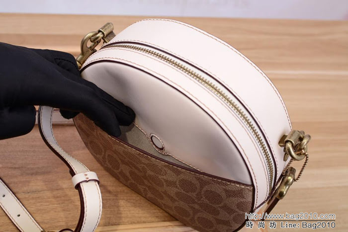 COACH蔻馳 新品發售 c家19年初新款盒子包 化妝包  Chz1608